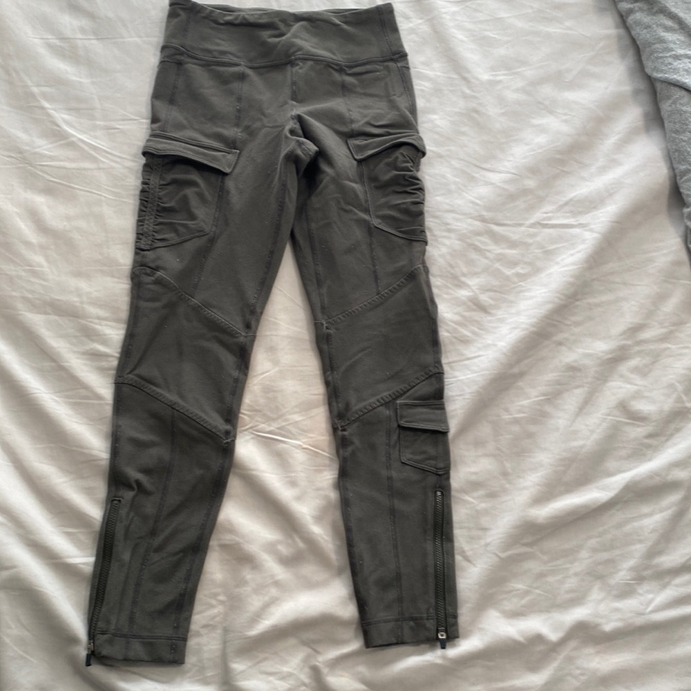 Lululemon Cargo Legging Zipper Olive Green 4 XS used